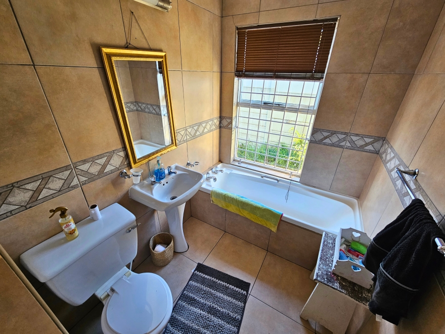 To Let 1 Bedroom Property for Rent in De Bron Western Cape